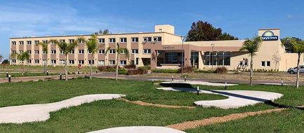 Days Inn by Wyndham Zarate Exterior