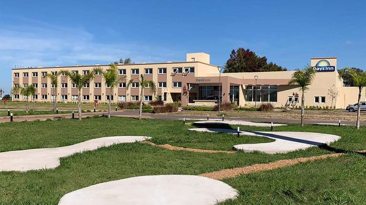 Days Inn by Wyndham Zarate Exterior