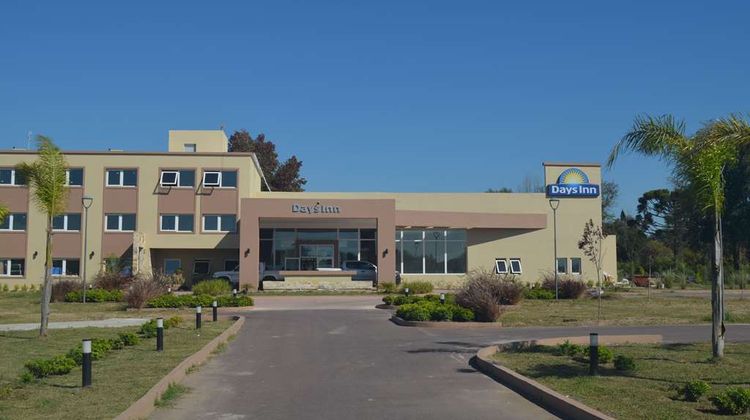Days Inn by Wyndham Zarate Exterior