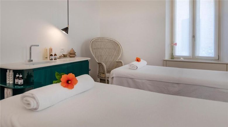 <b>Hotel Regina Adelaide Spa</b>. Images powered by <a href="https://iceportal.shijigroup.com/" title="IcePortal" target="_blank">IcePortal</a>.