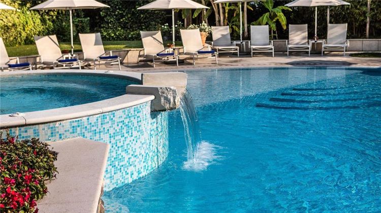 Hotel Regina Adelaide Pool