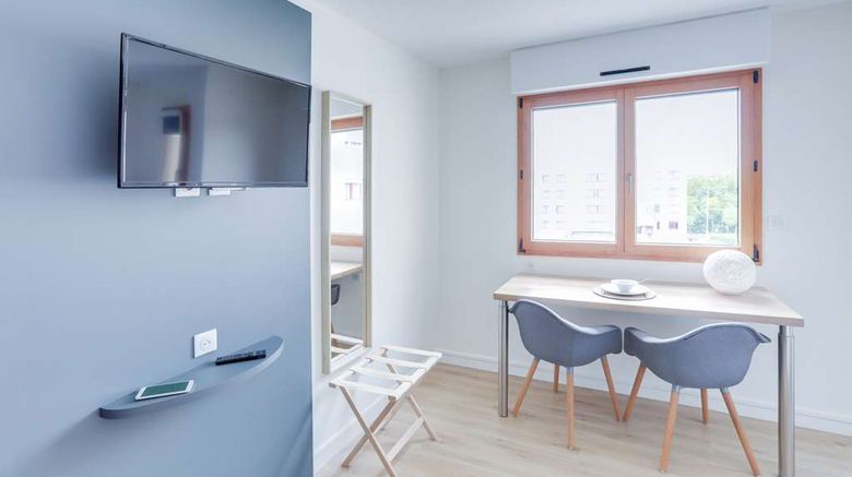 <b>Cerise Nantes La Beaujoire Room</b>. Images powered by <a href="https://iceportal.shijigroup.com/" title="IcePortal" target="_blank">IcePortal</a>.