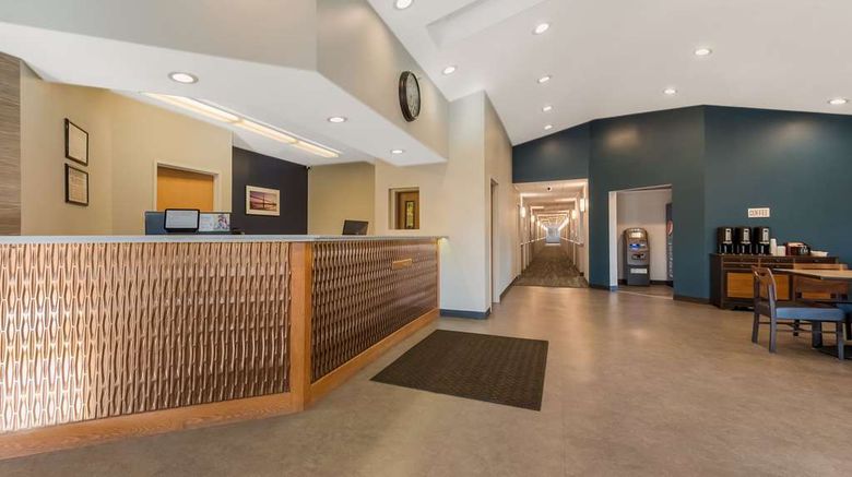 <b>SureStay Plus Hotel by BW Poughkeepsie Lobby</b>. Images powered by <a href="https://iceportal.shijigroup.com/" title="IcePortal" target="_blank">IcePortal</a>.