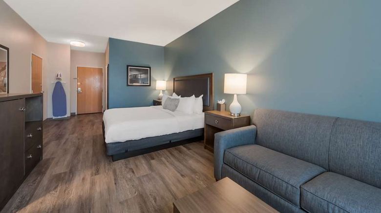 <b>SureStay Plus Hotel by BW Poughkeepsie Room</b>. Images powered by <a href="https://iceportal.shijigroup.com/" title="IcePortal" target="_blank">IcePortal</a>.