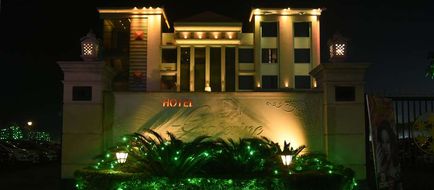 Ramada by Wyndham Varanasi Katesar Exterior