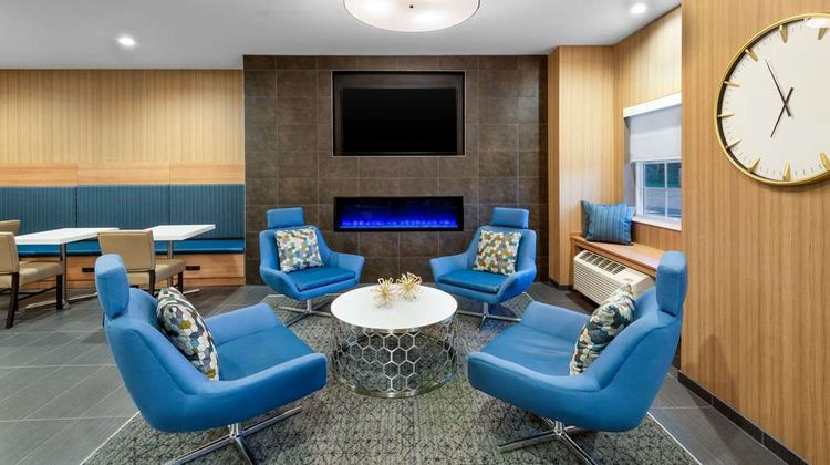 Microtel Inn & Suites by Wyndham Lobby