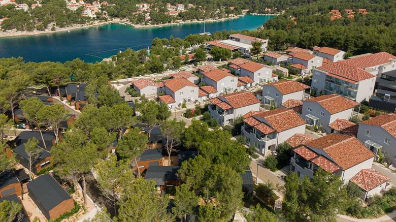 <b>Gava Waterman Milna Resort Exterior</b>. Images powered by <a href="https://iceportal.shijigroup.com/" title="IcePortal" target="_blank">IcePortal</a>.