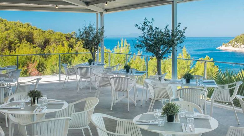 <b>Gava Waterman Milna Resort Restaurant</b>. Images powered by <a href="https://iceportal.shijigroup.com/" title="IcePortal" target="_blank">IcePortal</a>.