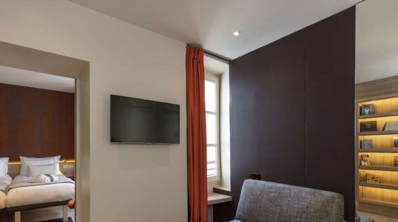 <b>Hotel de Lille Room</b>. Images powered by <a href="https://iceportal.shijigroup.com/" title="IcePortal" target="_blank">IcePortal</a>.