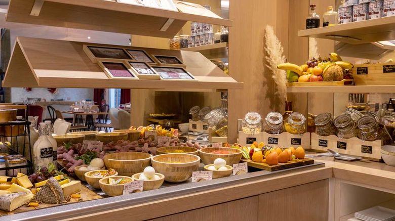<b>Best Western Plus Paris Roissy Restaurant</b>. Images powered by <a href="https://iceportal.shijigroup.com/" title="IcePortal" target="_blank">IcePortal</a>.