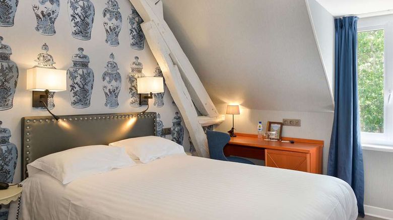 <b>Le Domaine de Valaudran Room</b>. Images powered by <a href="https://iceportal.shijigroup.com/" title="IcePortal" target="_blank">IcePortal</a>.