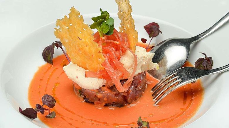 <b>Le Domaine de Valaudran Restaurant</b>. Images powered by <a href="https://iceportal.shijigroup.com/" title="IcePortal" target="_blank">IcePortal</a>.