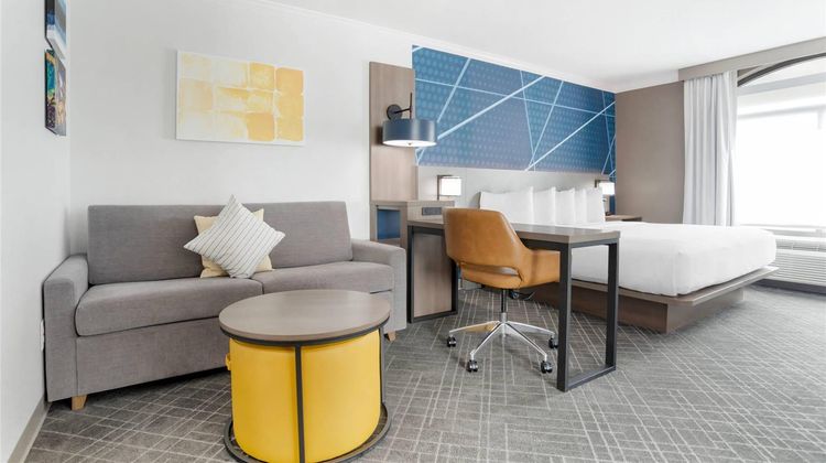 Comfort Inn & Suites Airport North Suite
