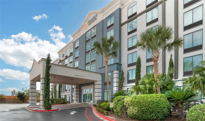 Comfort Inn & Suites Airport North Exterior