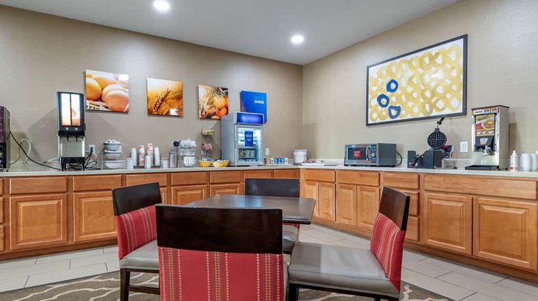 <b>Comfort Inn Apalachin Restaurant</b>. Images powered by <a href="https://iceportal.shijigroup.com/" title="IcePortal" target="_blank">IcePortal</a>.