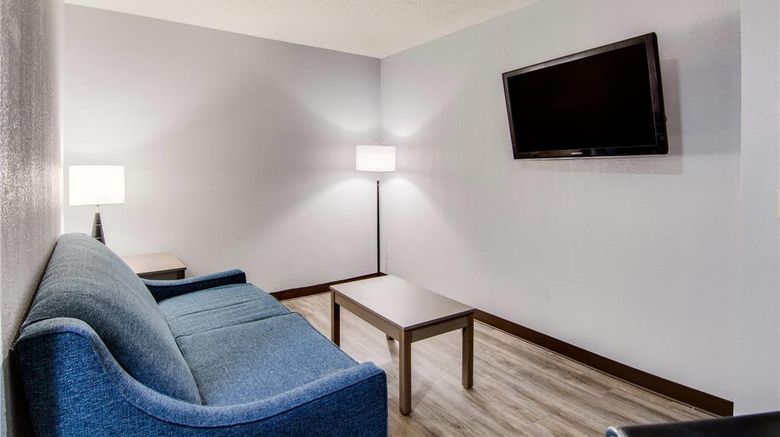 <b>Clarion Pointe On The Lake Clarksville Suite</b>. Images powered by <a href="https://iceportal.shijigroup.com/" title="IcePortal" target="_blank">IcePortal</a>.