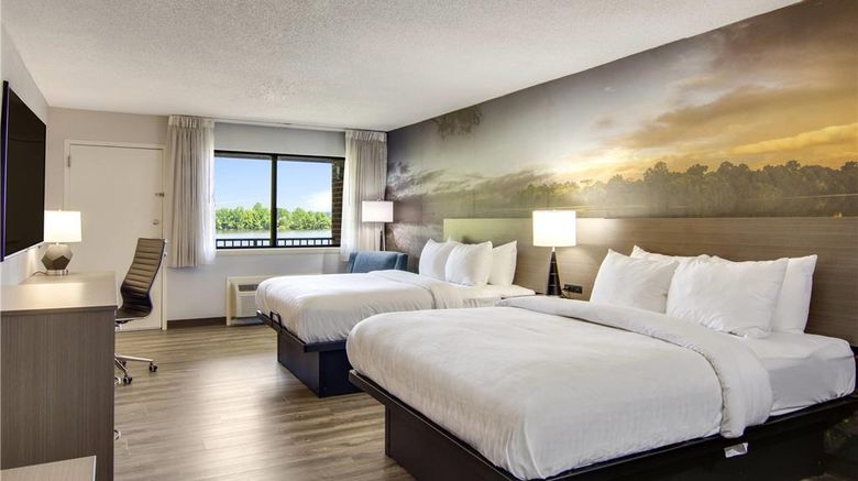 <b>Clarion Pointe On The Lake Clarksville Room</b>. Images powered by <a href="https://iceportal.shijigroup.com/" title="IcePortal" target="_blank">IcePortal</a>.