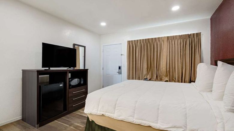 <b>Econo Lodge Room</b>. Images powered by <a href="https://iceportal.shijigroup.com/" title="IcePortal" target="_blank">IcePortal</a>.