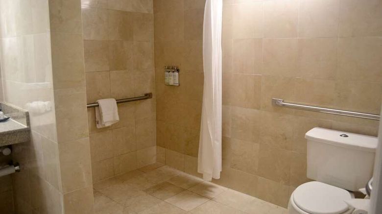 <b>The Kensington Hotel Room</b>. Images powered by <a href="https://iceportal.shijigroup.com/" title="IcePortal" target="_blank">IcePortal</a>.