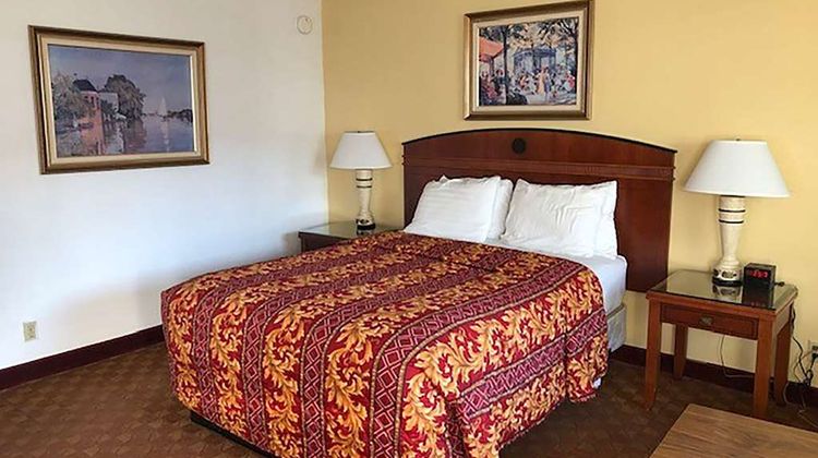 Travelodge by Wyndham Florence Room
