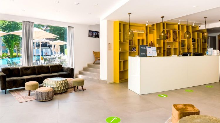 ibis Styles Golden Sands Roomer Hotel Exterior