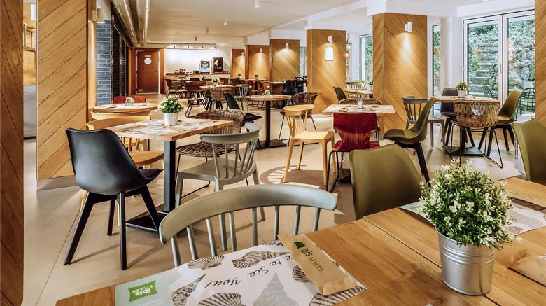 <b>ibis Styles Golden Sands Roomer Hotel Restaurant</b>. Images powered by <a href="https://iceportal.shijigroup.com/" title="IcePortal" target="_blank">IcePortal</a>.