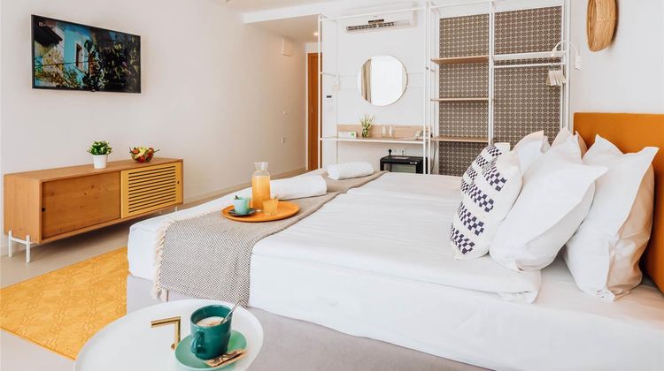 ibis Styles Golden Sands Roomer Hotel Room