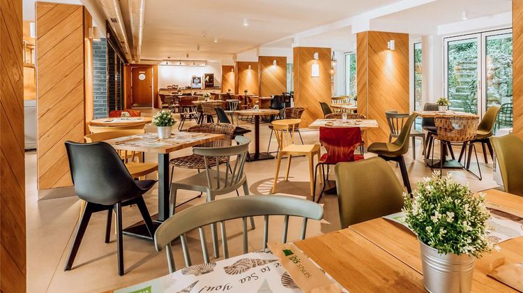 ibis Styles Golden Sands Roomer Hotel Restaurant