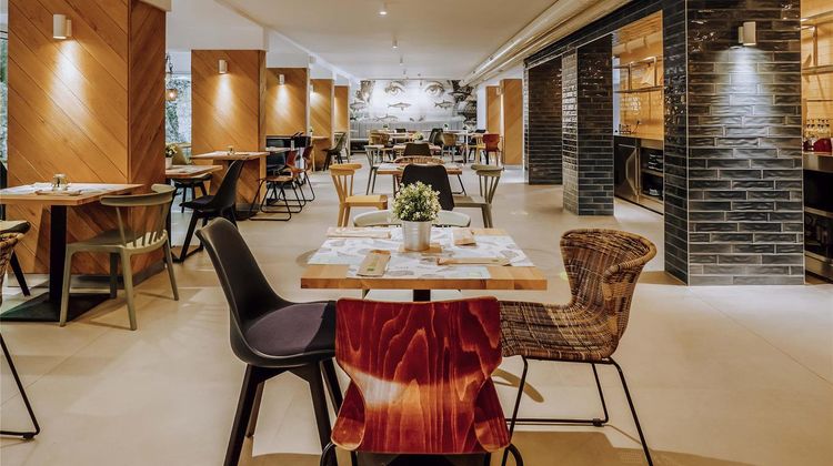ibis Styles Golden Sands Roomer Hotel Restaurant