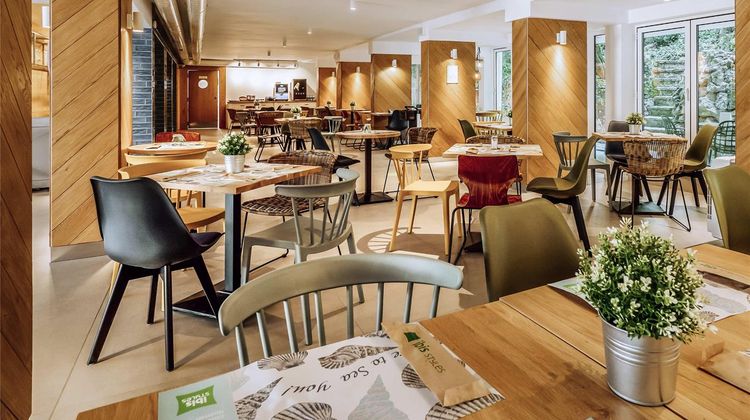 ibis Styles Golden Sands Roomer Hotel Restaurant