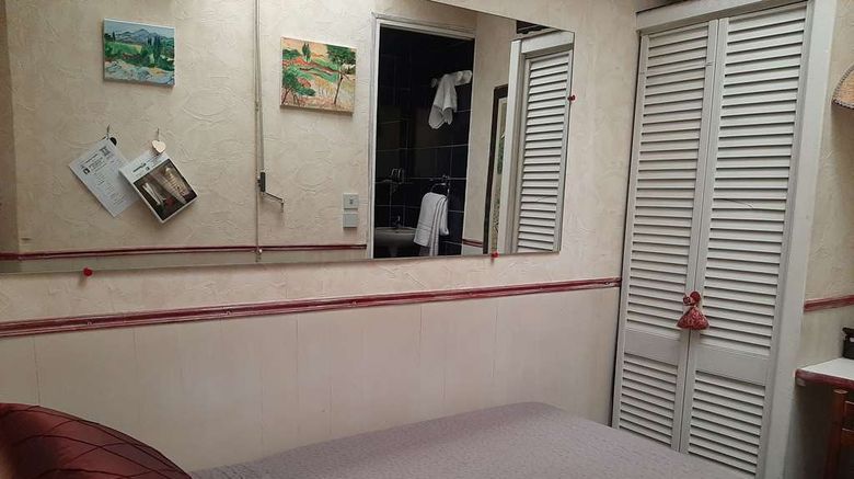 <b>Hotel Mignon Room</b>. Images powered by <a href="https://iceportal.shijigroup.com/" title="IcePortal" target="_blank">IcePortal</a>.