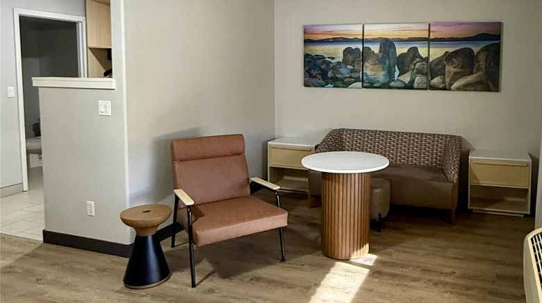 <b>Rodeway Inn Suite</b>. Images powered by <a href="https://iceportal.shijigroup.com/" title="IcePortal" target="_blank">IcePortal</a>.