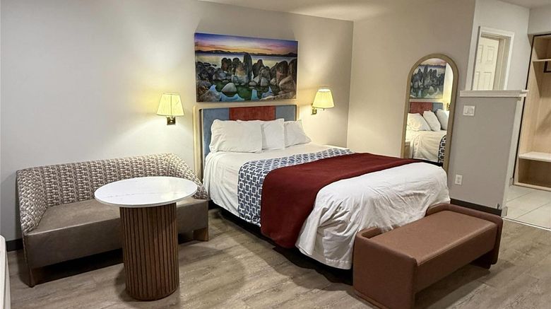 <b>Rodeway Inn Room</b>. Images powered by <a href="https://iceportal.shijigroup.com/" title="IcePortal" target="_blank">IcePortal</a>.