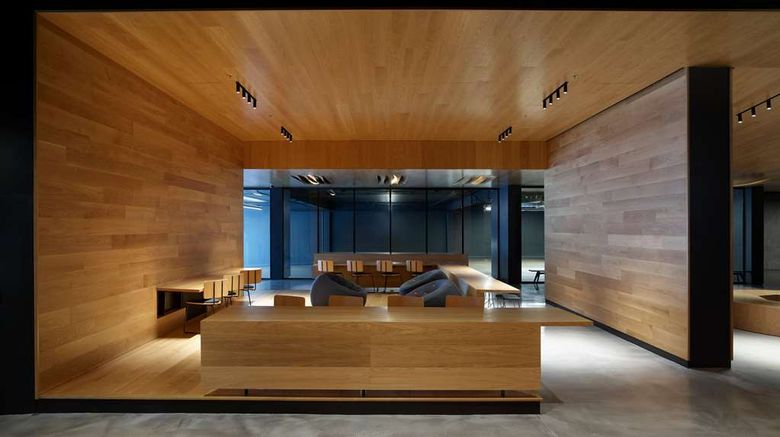 BEI San Francisco, Trademark Collection Lobby. Images powered by <a href="https://iceportal.shijigroup.com" target="_blank" rel="noopener">Ice Portal</a>.