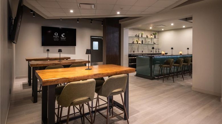 <b>Comfort Suites Kingston Central Restaurant</b>. Images powered by <a href="https://iceportal.shijigroup.com/" title="IcePortal" target="_blank">IcePortal</a>.