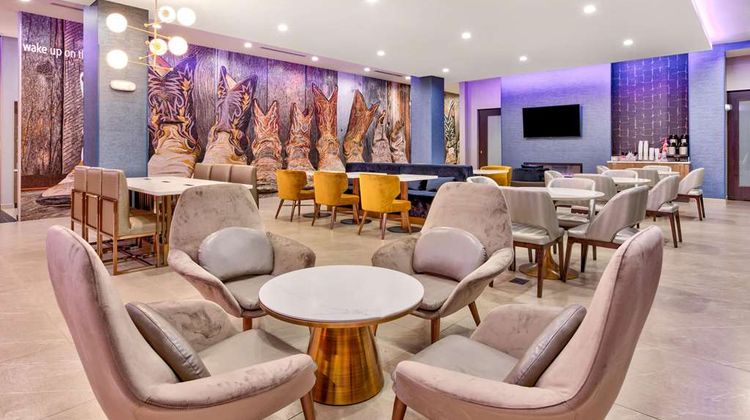La Quinta Inn & Suites by Wyndham Lobby