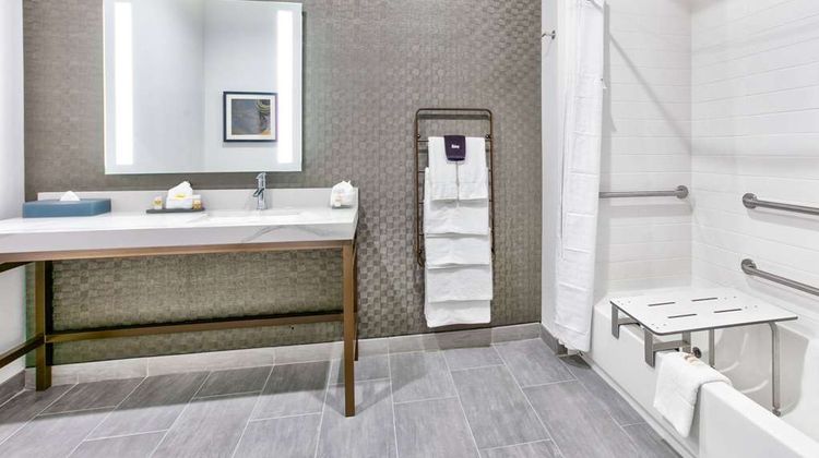 La Quinta Inn & Suites by Wyndham Room