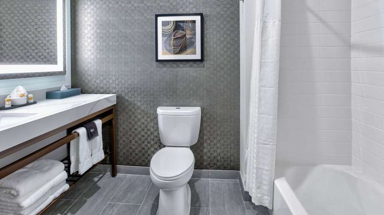 La Quinta Inn & Suites by Wyndham Room