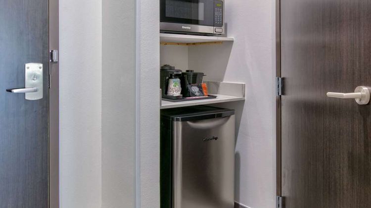 La Quinta Inn & Suites by Wyndham Room