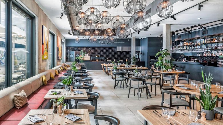 <b>Innside Luxembourg Restaurant</b>. Images powered by <a href="https://iceportal.shijigroup.com/" title="IcePortal" target="_blank">IcePortal</a>.
