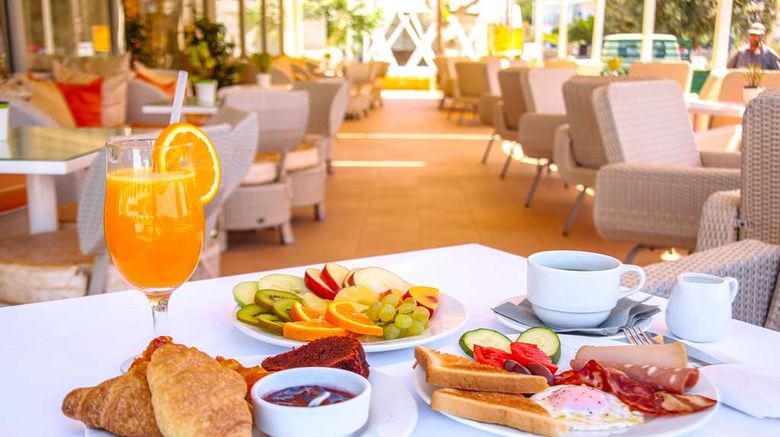 <b>Chryssi Akti-Sure Hotel Collection by BW Restaurant</b>. Images powered by <a href="https://iceportal.shijigroup.com/" title="IcePortal" target="_blank">IcePortal</a>.