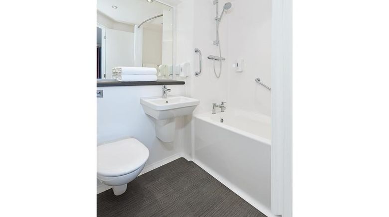 <b>Travelodge Bristol Avonmouth Room</b>. Images powered by <a href="https://iceportal.shijigroup.com/" title="IcePortal" target="_blank">IcePortal</a>.