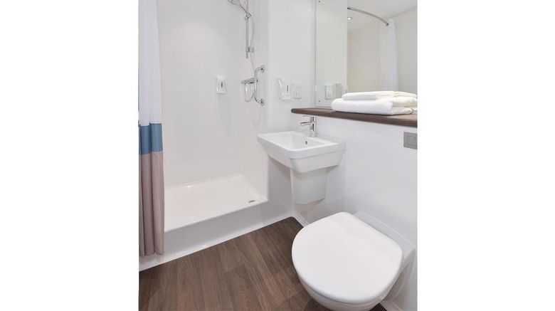 <b>Travelodge Bristol Avonmouth Room</b>. Images powered by <a href="https://iceportal.shijigroup.com/" title="IcePortal" target="_blank">IcePortal</a>.