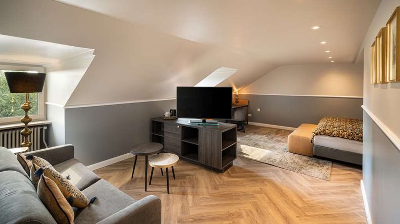 <b>Maison Viktoria by DesignCity Hotels Suite</b>. Images powered by <a href="https://iceportal.shijigroup.com/" title="IcePortal" target="_blank">IcePortal</a>.