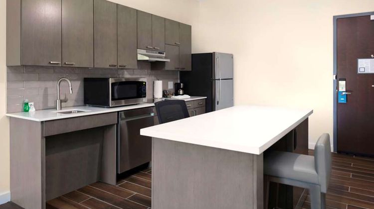 Hyatt House Charlotte / Rea Farms Room