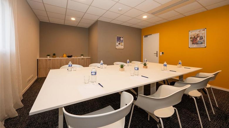 <b>Appart Hotel Velizy Europe Meeting</b>. Images powered by <a href="https://iceportal.shijigroup.com/" title="IcePortal" target="_blank">IcePortal</a>.