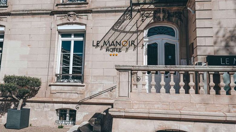 <b>Le Manoir Hotel, BW Signature Collection Exterior</b>. Images powered by <a href="https://iceportal.shijigroup.com/" title="IcePortal" target="_blank">IcePortal</a>.
