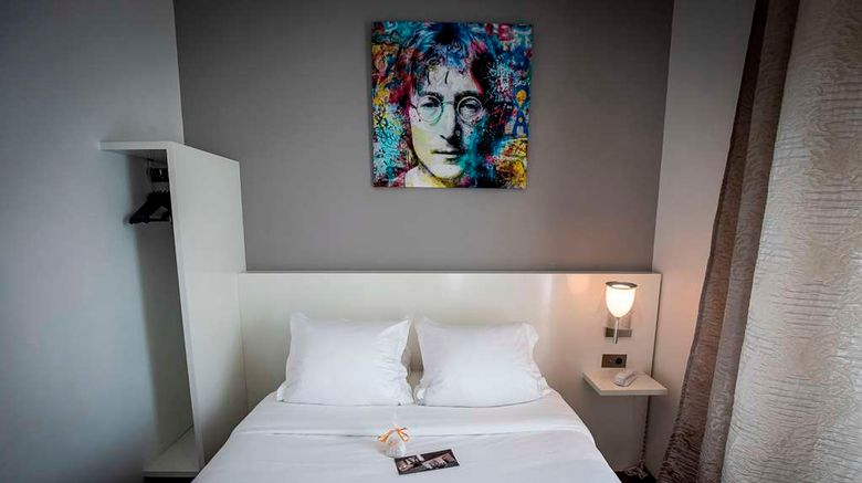 <b>Le Manoir Hotel, BW Signature Collection Room</b>. Images powered by <a href="https://iceportal.shijigroup.com/" title="IcePortal" target="_blank">IcePortal</a>.