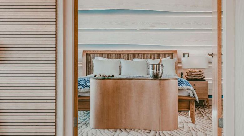<b>The Royal Yacht Room</b>. Images powered by <a href="https://iceportal.shijigroup.com/" title="IcePortal" target="_blank">IcePortal</a>.