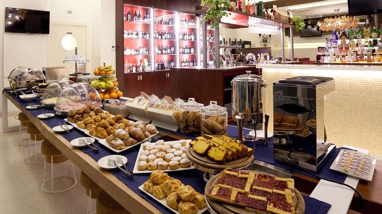 <b>Hotel Glamour Restaurant</b>. Images powered by <a href="https://iceportal.shijigroup.com/" title="IcePortal" target="_blank">IcePortal</a>.